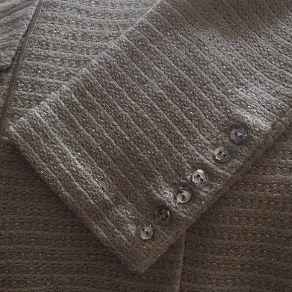 St. John Knit and Silk - Picture 4 of 8